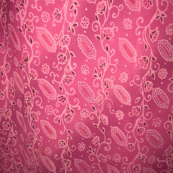 Hot pink chiffon skirt. - Picture 4 of 5
